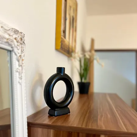 Adm Spacious In Center - Wifi, Coffee, Ac * ברטיסלאבה